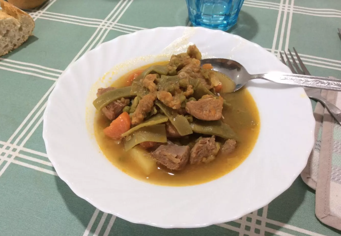 Guiso de pavo con verduras en olla expres.